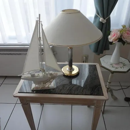 Nabij Station Op Begane Grond In Residentie Jane - Niet Goed Geld Terug Garantie - 10 Minuten Tot Centrum Brugge アパート