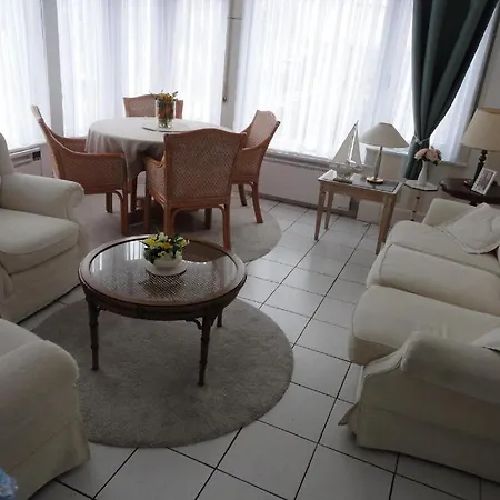 Nabij Station Op Begane Grond In Residentie Jane - Niet Goed Geld Terug Garantie - 10 Min Tot Brugge - Gratis Fietsenstalling Apartment *