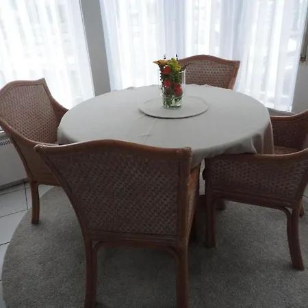 Apartment Jane: Station Convenience With Access Blankenberge