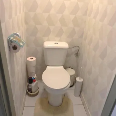 Nabij Station Op Begane Grond In Residentie Jane - Niet Goed Geld Terug Garantie - 10 Minuten Tot Centrum Brugge * Blankenberge