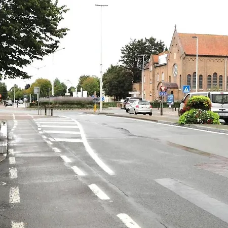 Nabij Station Op Begane Grond In Residentie Jane - Niet Goed Geld Terug Garantie - 10 Min Tot Brugge - Gratis Fietsenstalling *