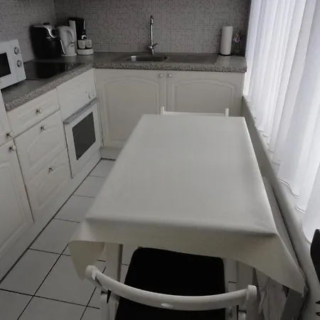 Nabij Station Op Begane Grond In Residentie Jane - Niet Goed Geld Terug Garantie - 10 Min Tot Brugge - Gratis Fietsenstalling Apartment *
