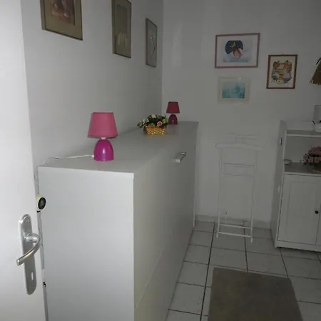 Nabij Station Op Begane Grond In Residentie Jane - Niet Goed Geld Terug Garantie - 10 Min Tot Brugge - Gratis Fietsenstalling Apartamento *