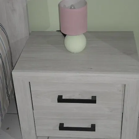 Nabij Station Op Begane Grond In Residentie Jane - Niet Goed Geld Terug Garantie - 10 Minuten Tot Centrum Brugge * בלנקנברג