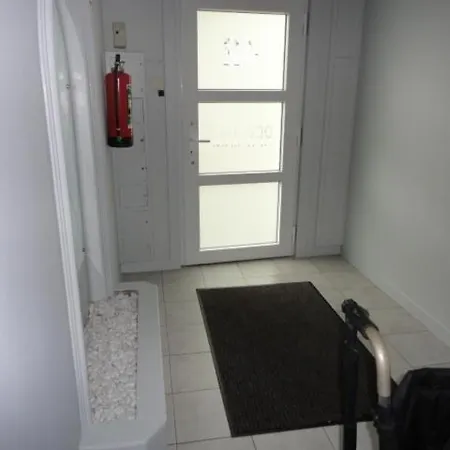 Apartment Nabij Station Op Begane Grond In Residentie Jane - Niet Goed Geld Terug Garantie - 10 Min Tot Brugge - Gratis Fietsenstalling