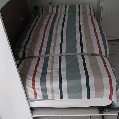 Nabij Station Op Begane Grond In Residentie Jane - Niet Goed Geld Terug Garantie - 10 Min Tot Brugge - Gratis Fietsenstalling * 布兰肯贝赫