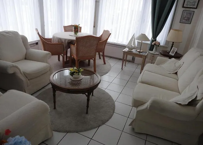 Nabij Station Op Begane Grond In Residentie Jane - Niet Goed Geld Terug Garantie - 10 Min Tot Brugge - Gratis Fietsenstalling 公寓 *