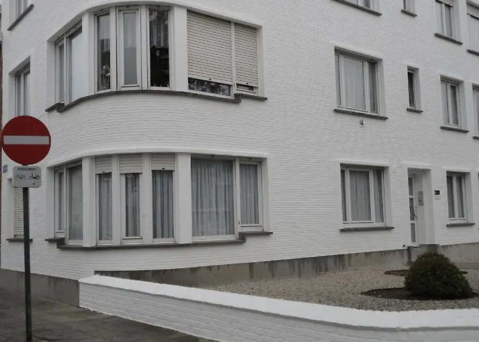 公寓 Nabij Station Op Begane Grond In Residentie Jane - Niet Goed Geld Terug Garantie - 10 Min Tot Brugge - Gratis Fietsenstalling