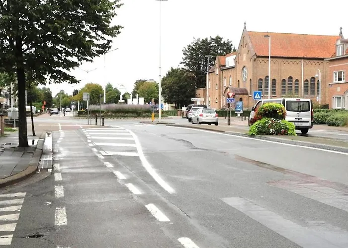 Nabij Station Op Begane Grond In Residentie Jane - Niet Goed Geld Terug Garantie - 10 Min Tot Brugge - Gratis Fietsenstalling *