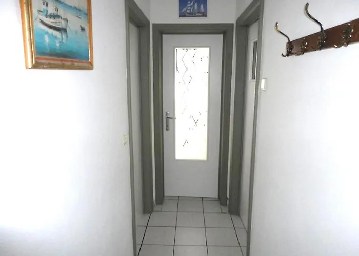 Nabij Station Op Begane Grond In Residentie Jane - Niet Goed Geld Terug Garantie - 10 Min Tot Brugge - Gratis Fietsenstalling *