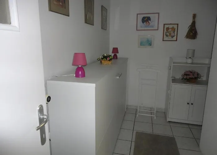 Nabij Station Op Begane Grond In Residentie Jane - Niet Goed Geld Terug Garantie - 10 Min Tot Brugge - Gratis Fietsenstalling Апартаменты *