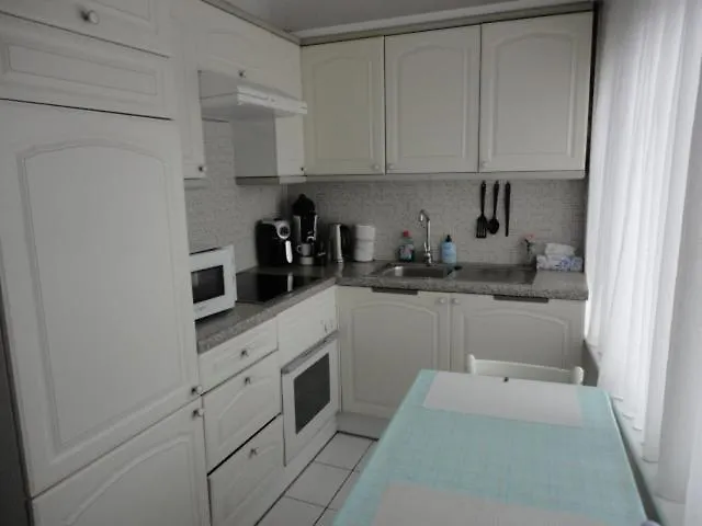 Nabij Station Op Begane Grond In Residentie Jane - Niet Goed Geld Terug Garantie - 10 Min Tot Brugge - Gratis Fietsenstalling Апартаменты *