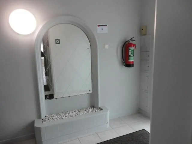 Nabij Station Op Begane Grond In Residentie Jane - Niet Goed Geld Terug Garantie - 10 Min Tot Brugge - Gratis Fietsenstalling *