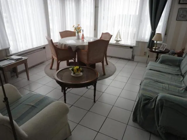 公寓 Nabij Station Op Begane Grond In Residentie Jane - Niet Goed Geld Terug Garantie - 10 Min Tot Brugge - Gratis Fietsenstalling *